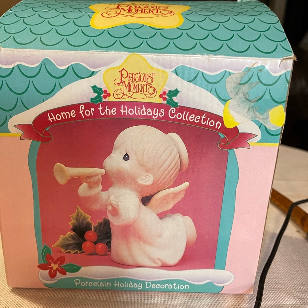 Vintage Precious Moments Home for the Holidays Collection Porcelan Angel 1995